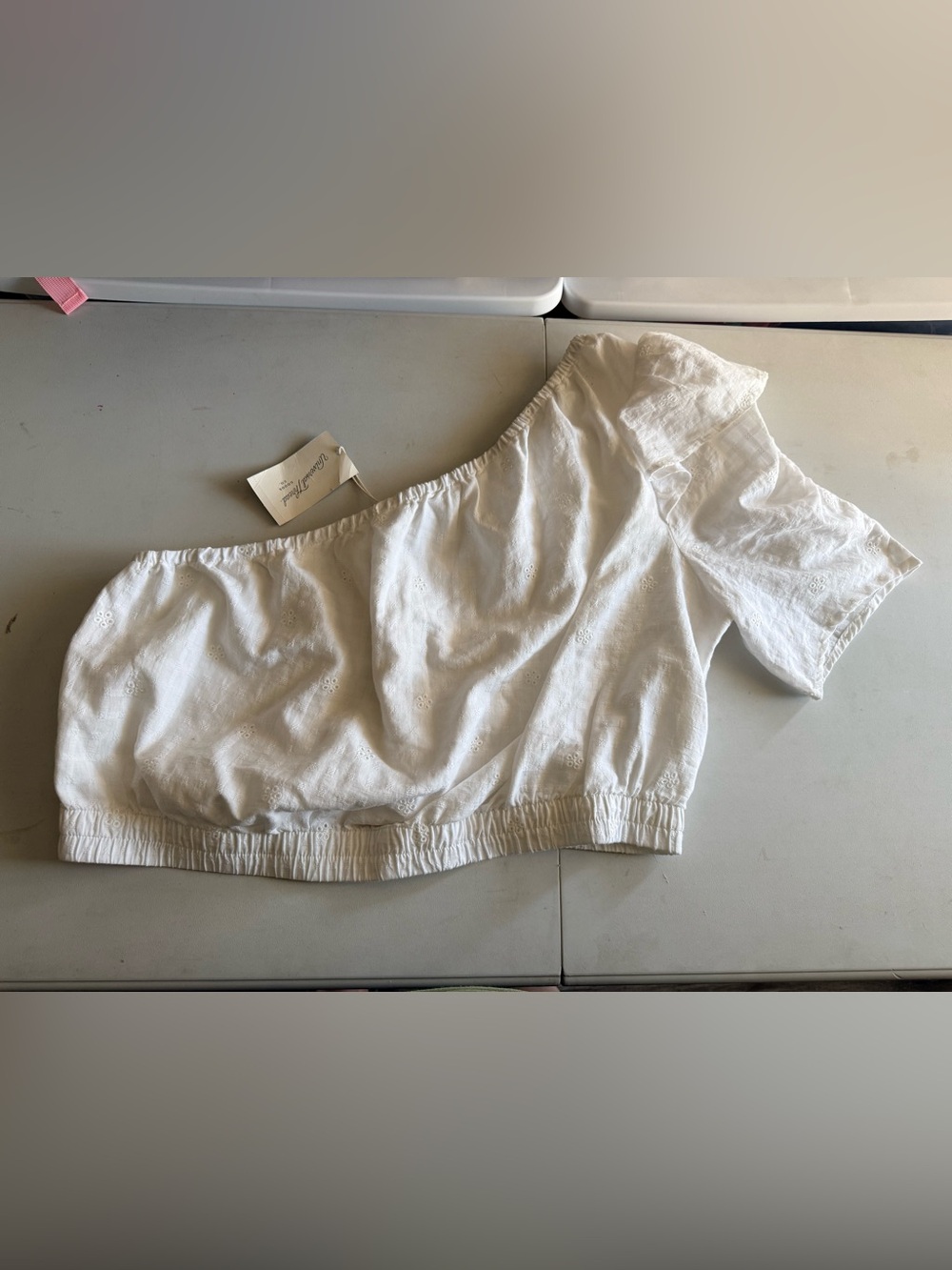 Universal Thread One-Shoulder White Eyelet Crop Top.
Size XXL - Picture 5 of 13